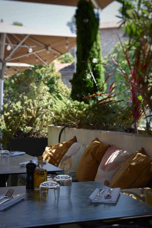 Organisation d’EVJF entre filles dans un restaurant avec un menu sur mesure vers Marseille 